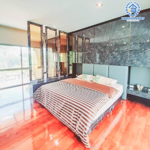 *****บ้านเดี่ยวมือสองย่านนนทบุรี ม.เพอร์เฟคมาสเตอร์พีช เซนจูรี่ รัตนาธิเบศร์ #หลังมุม เนื้อที่กว้างขวางจุใจสุดๆ ถึง 205.3 ตร.ว. ฟังก์ชันจัดหนักถึง 6 ห้องนอน6 ห้องน้ำ 4 ที่จอดรถ คฤหาสน์หรูหรา สไตล์โมเดิร์น มีระดับทันสมัย บนทำเลติดถ.รัตนาธิเบศร์  ใกล้รถไฟฟ้าสายสีม่วง "สถานีไทรม้า" และทางด่วน